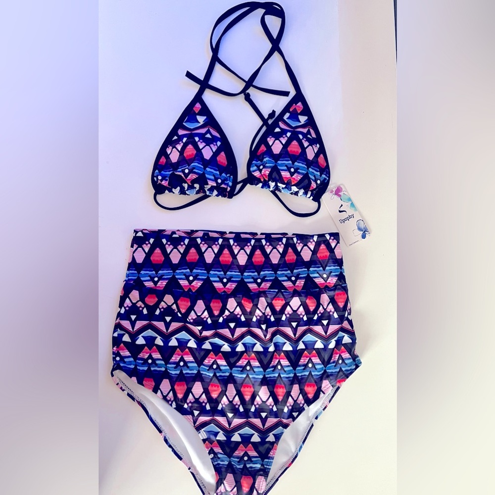 ☀️Geometric bathing suit NWT